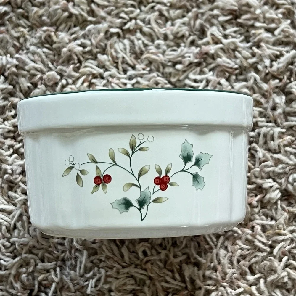 Pfaltzgraff winterberry vintage